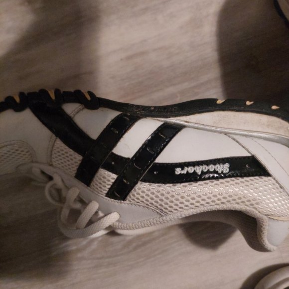 Women's size 6 Sketchers - Picture 2 of 3